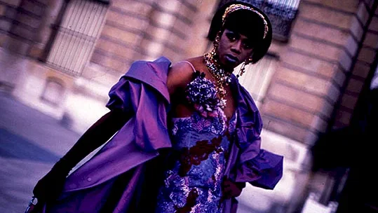 Photo 3 du film : Riches, belles, etc...