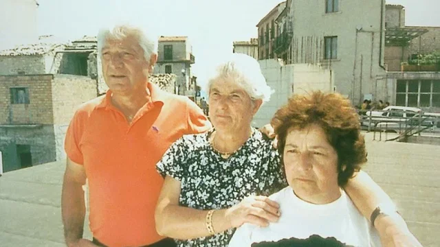 Photo 2 du film : Mon frere, ma soeur, vendus pour quel