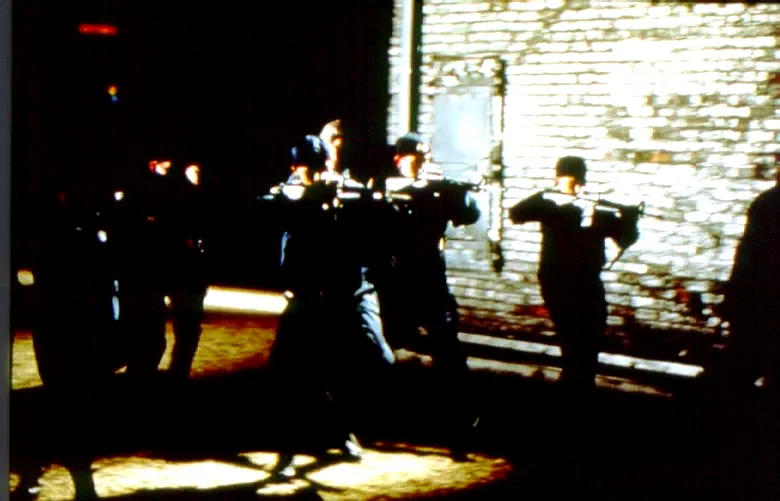 Photo 8 du film : The watcher