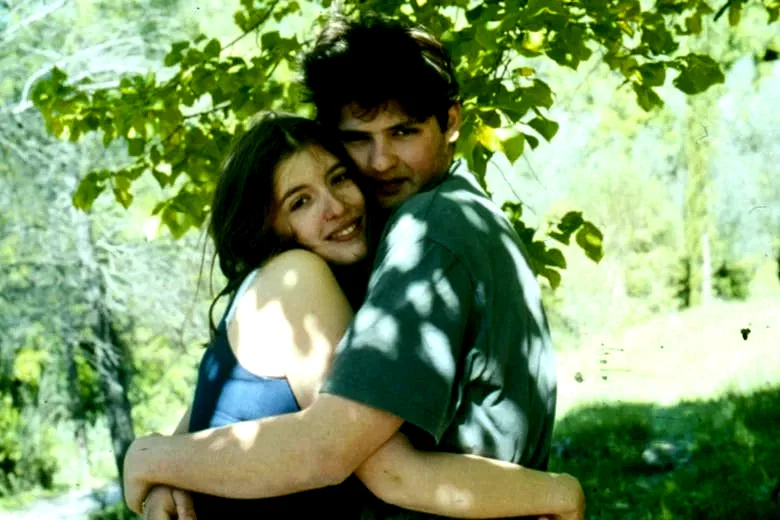 Photo 2 du film : 800 km de difference / romance