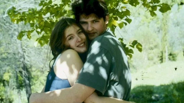 Photo 2 du film : 800 km de difference / romance