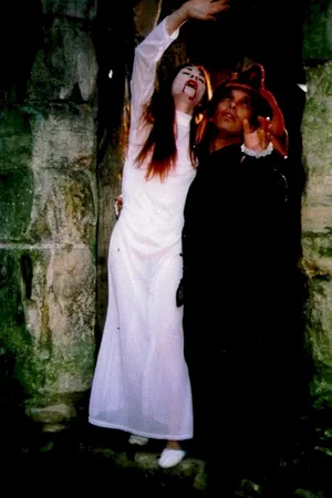 Photo 5 du film : La fiancee de dracula