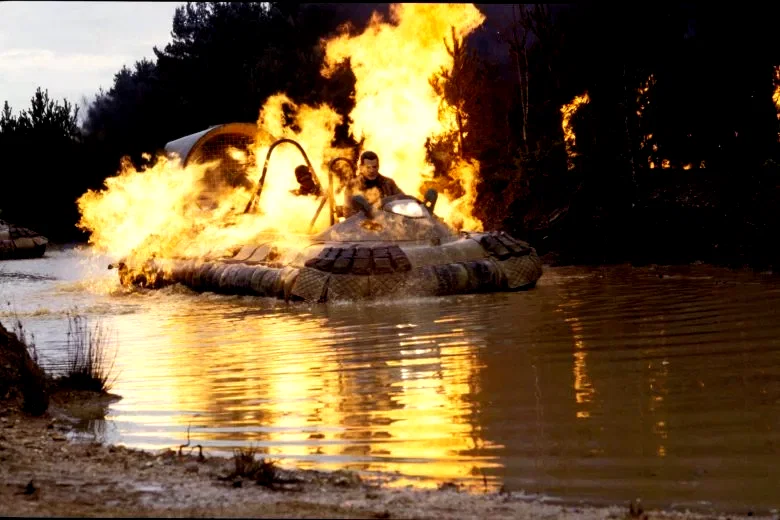 Photo 9 du film : Meurs un autre jour