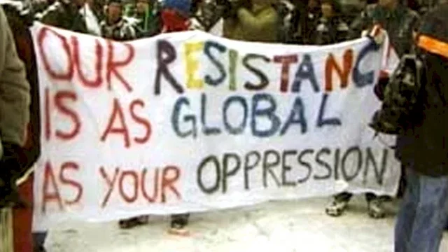 Photo 4 du film : Davos, porto alegre et autres bataill