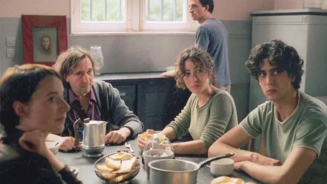 Photo 2 du film : Tic (trouble involontaire convulsif)