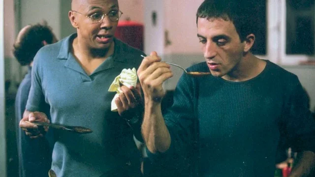 Photo 3 du film : Tic (trouble involontaire convulsif)