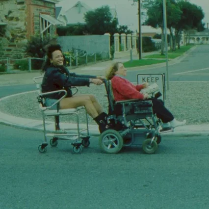 Miniature photo du film : Dance me to my song