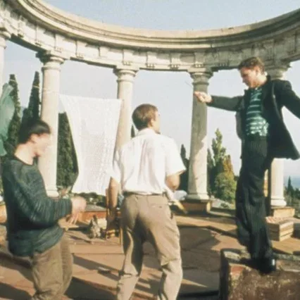 Miniature photo du film : Le costume