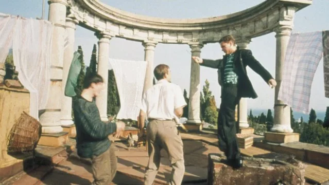 Photo 3 du film : Le costume