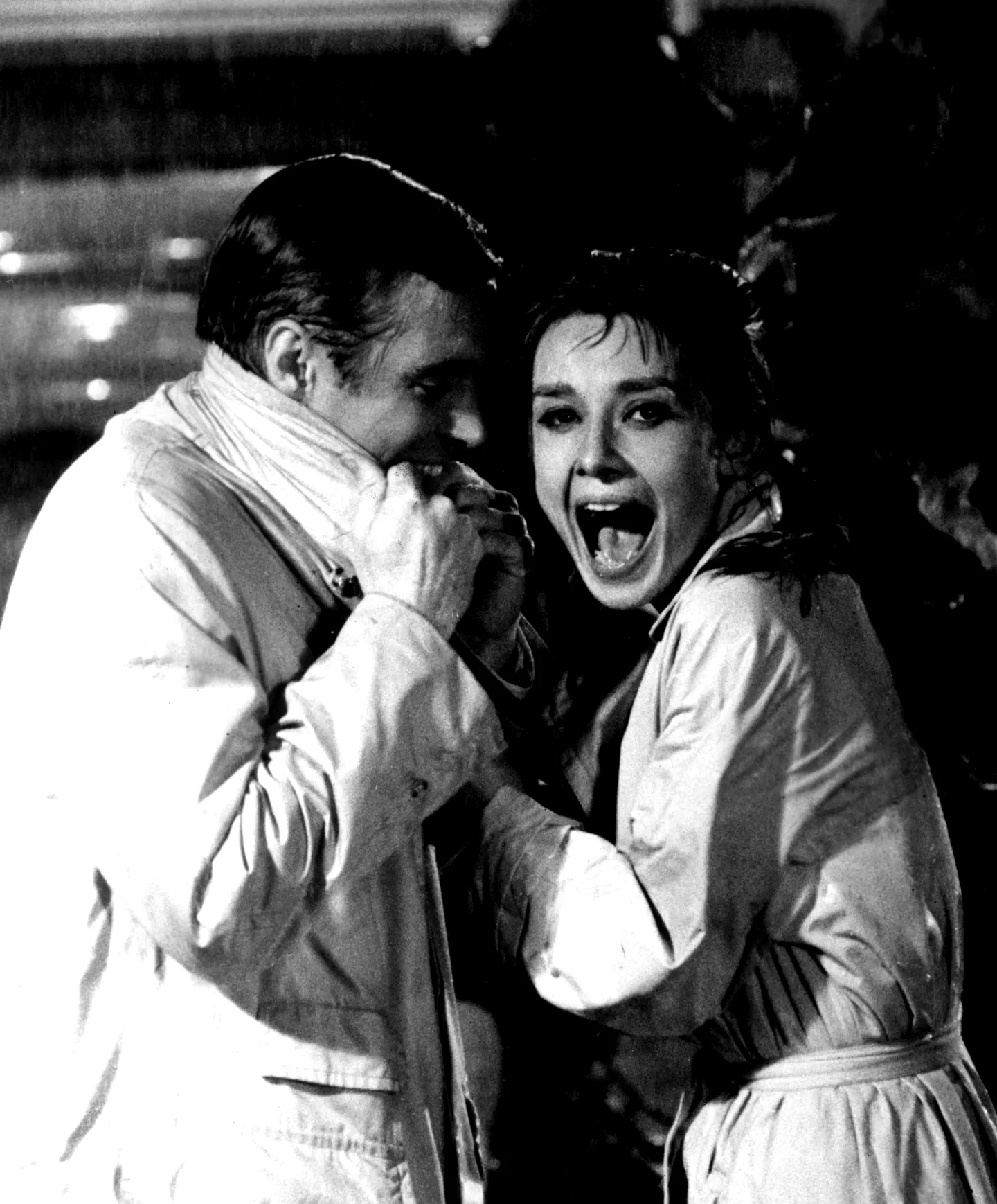 Photo 4 du film : Diamants sur canape