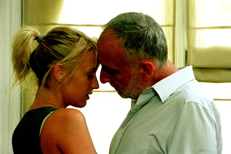 Photo 4 du film : La fille coupée en deux
