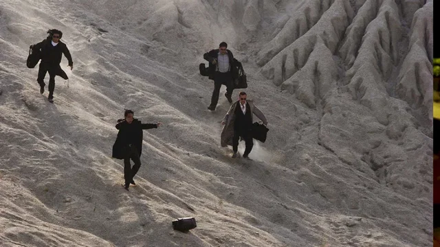 Photo 2 du film : Exile