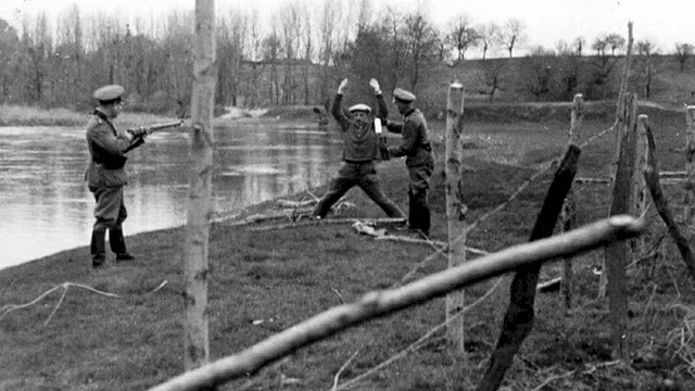 Photo 5 du film : Genocide