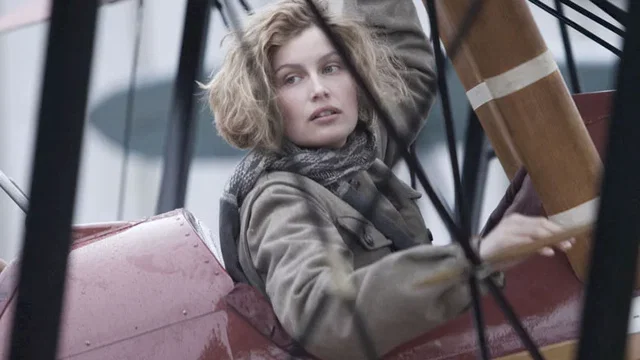 Photo 9 du film : La jeune fille et les loups