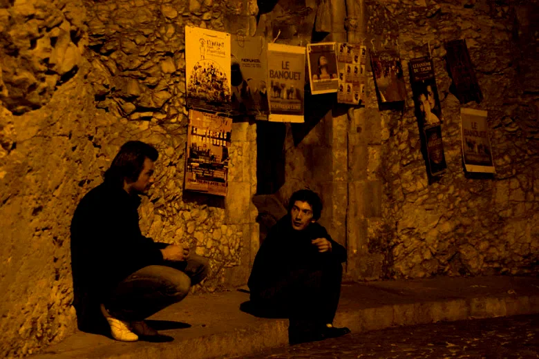 Photo 7 du film : Le bruit des gens autour