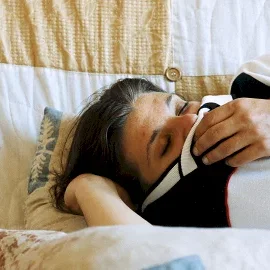 Photo du film : A côté