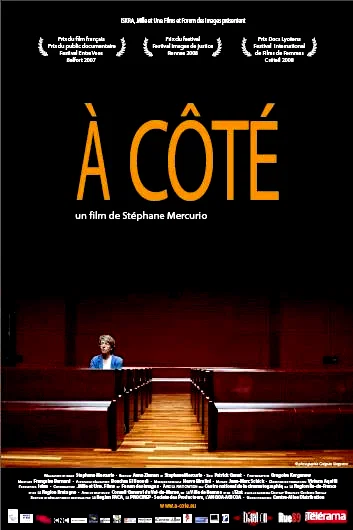 Affiche du film : A côté