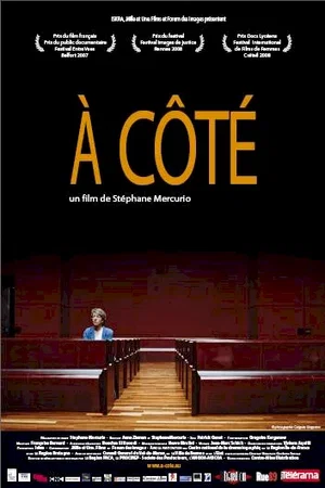 Affiche du film : A côté