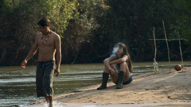 Photo 2 du film : La terre des hommes rouges