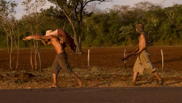 Photo 3 du film : La terre des hommes rouges
