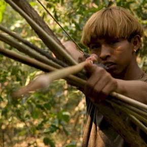 Photo du film : La terre des hommes rouges