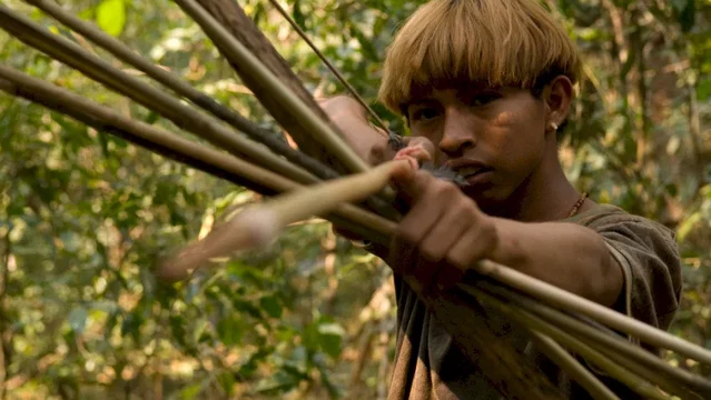 Photo 4 du film : La terre des hommes rouges