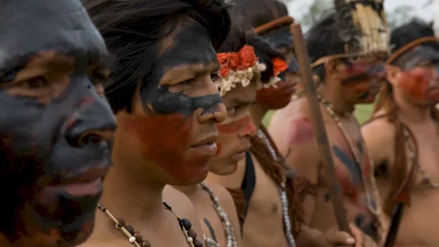 Photo 6 du film : La terre des hommes rouges