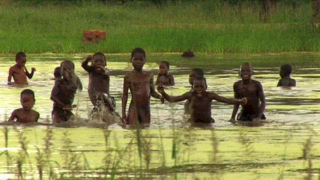 Photo 4 du film : I Am Because We Are