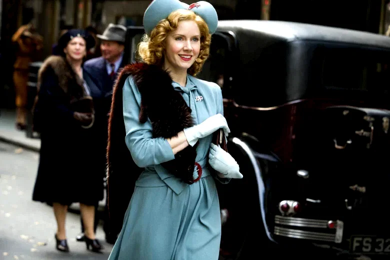Photo 7 du film : Miss Pettigrew 