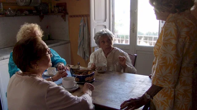 Photo 5 du film : Le déjeuner du 15 août 