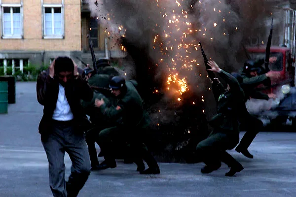 Photo 8 du film : L'armée du crime
