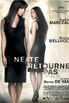 Affiche du film Ne te retourne pas