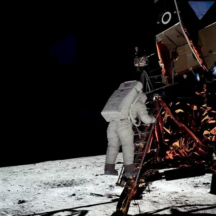 Photo 3 du film : In the shadow of the moon