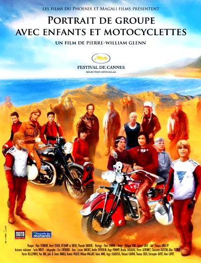 Affiche du film : Portrait de groupe avec enfants et motocyclettes