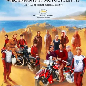 Photo du film : Portrait de groupe avec enfants et motocyclettes