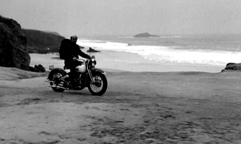 Photo 3 du film : Portrait de groupe avec enfants et motocyclettes