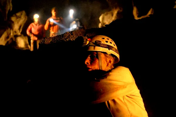 Photo 8 du film : The Descent : Part 2