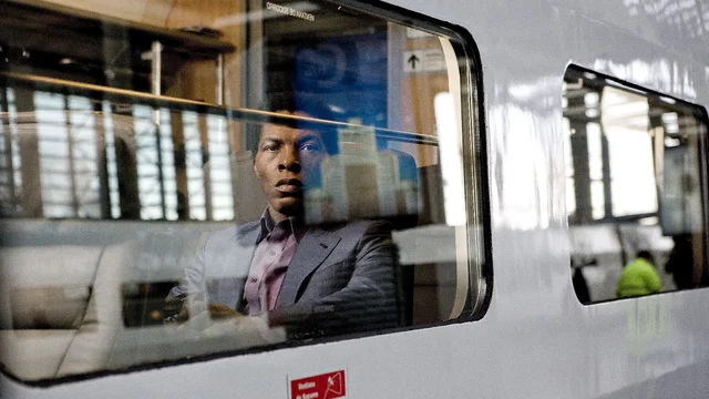 Photo 10 du film : The limits of control 