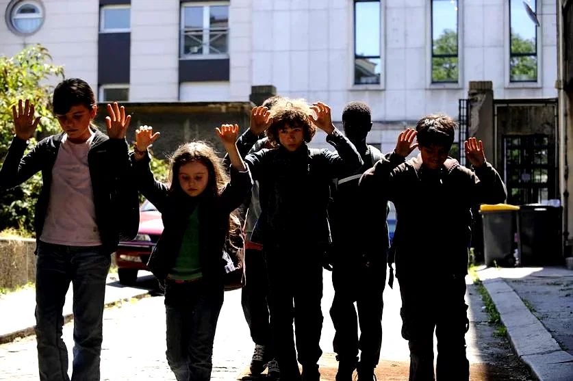 Photo 9 du film : Les mains en l'air