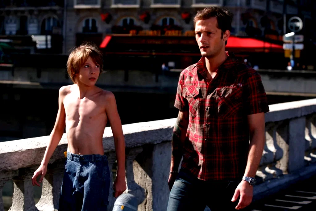 Photo 2 du film : La Blonde aux seins nus