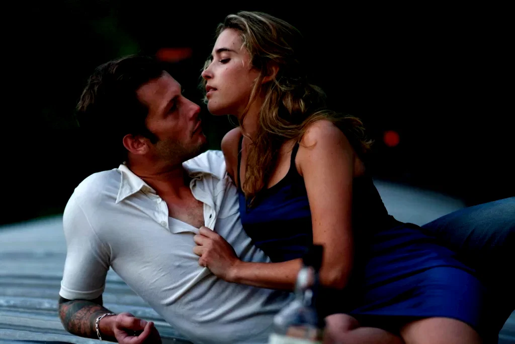 Photo 13 du film : La Blonde aux seins nus