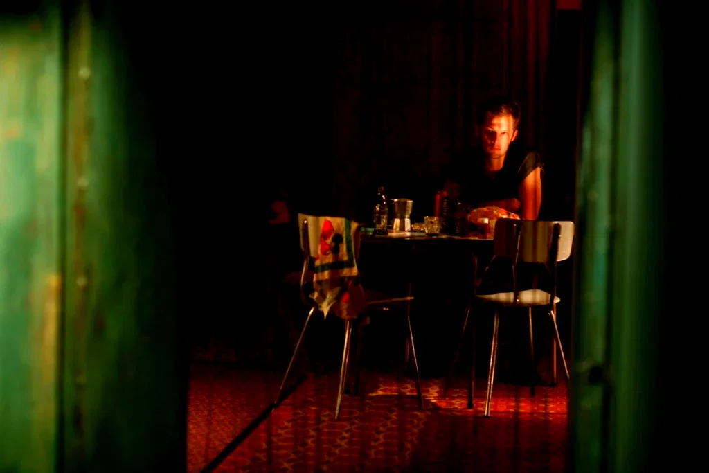 Photo 14 du film : La Blonde aux seins nus