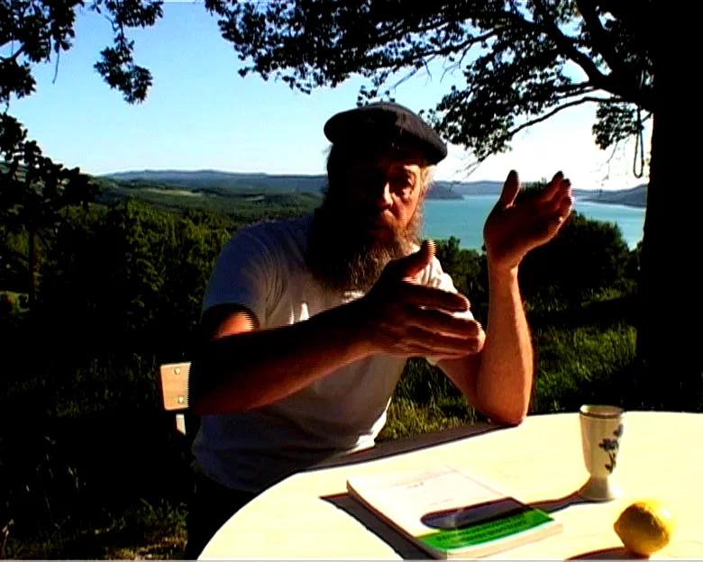 Photo 9 du film : Small is beautiful