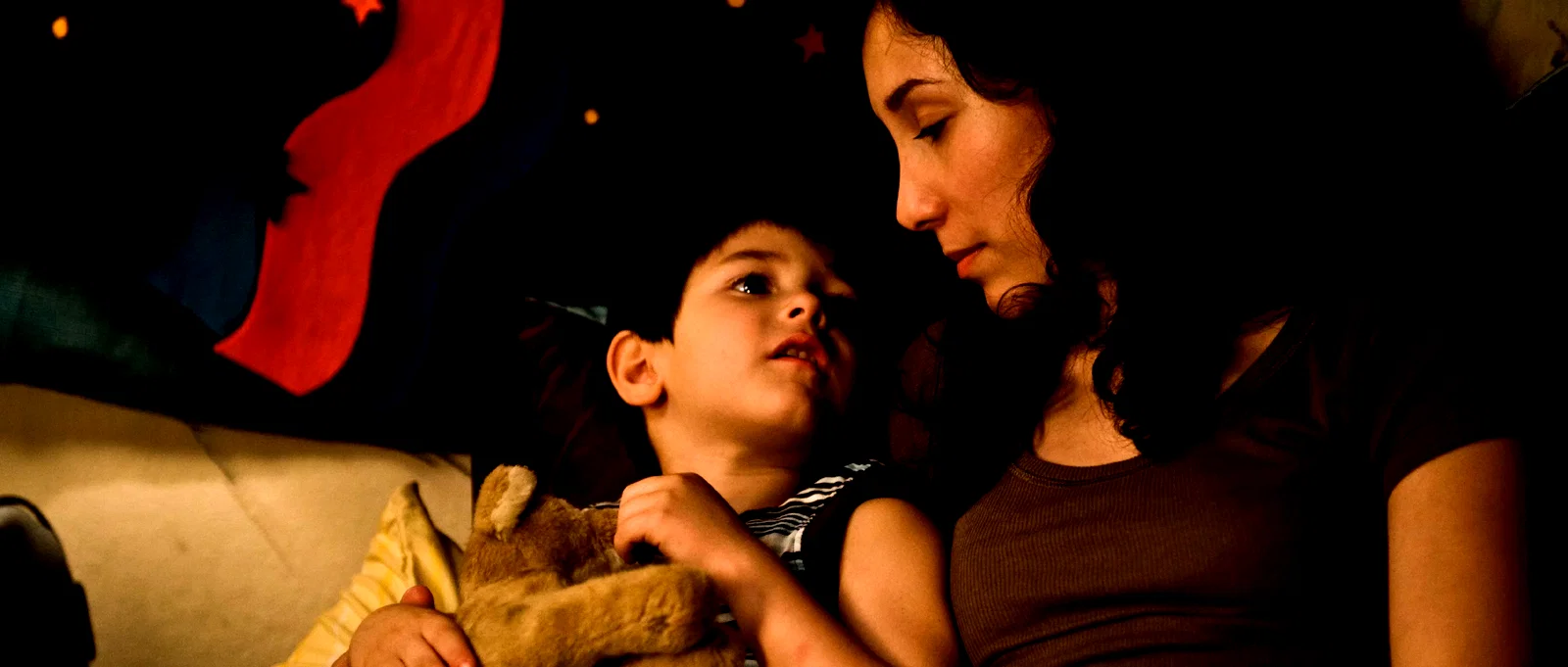 Photo 12 du film : L'étrangère