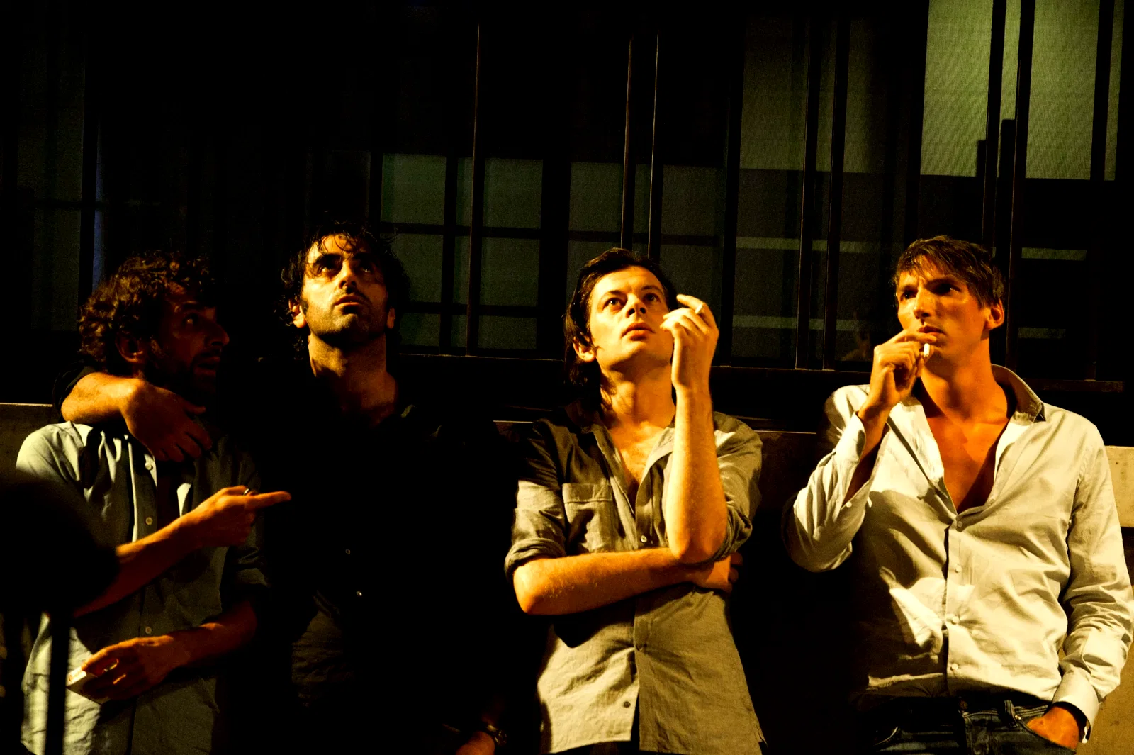 Photo 3 du film : Pourquoi tu pleures ?