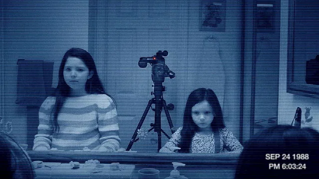 Affiche du film : Paranormal Activity 3