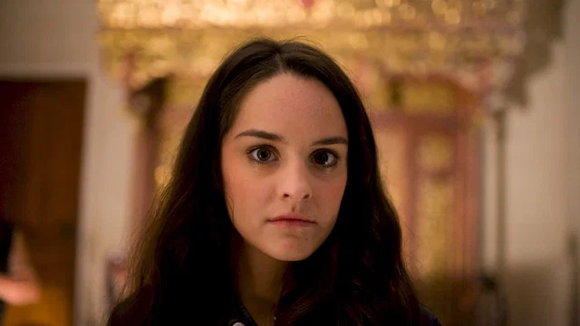 Photo 2 du film : L'Orpheline avec en plus un bras en moins