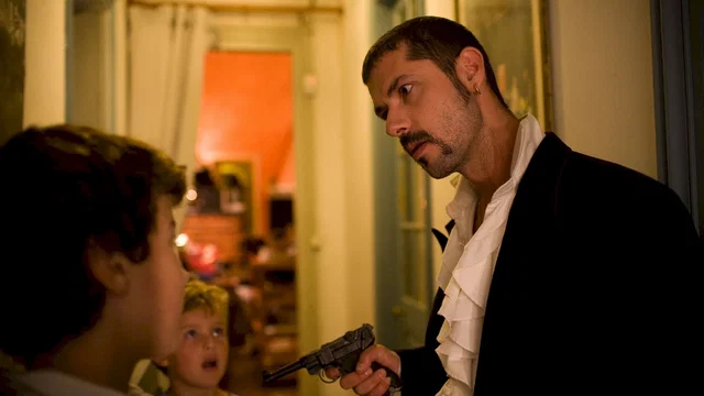 Photo 3 du film : L'Orpheline avec en plus un bras en moins