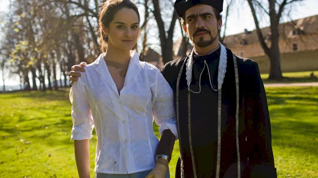 Photo 8 du film : L'Orpheline avec en plus un bras en moins
