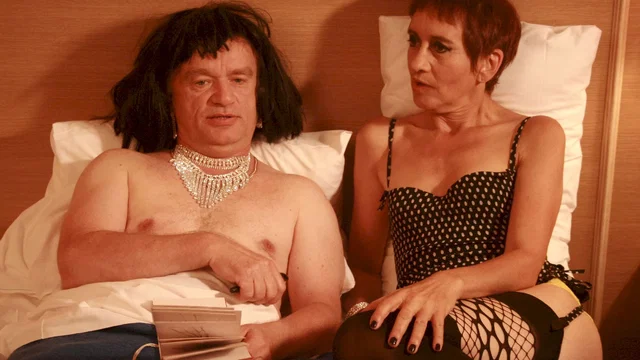 Photo 9 du film : L'Orpheline avec en plus un bras en moins